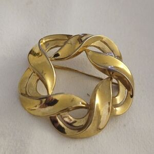 Vintage Gold-Tone Ribbon  Trifari Brooch
